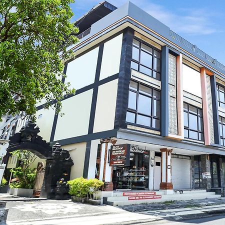 Oyo Flagship 90966 Moreno Homestay Legian Exterior foto