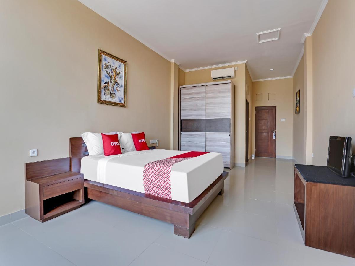 Oyo Flagship 90966 Moreno Homestay Legian Exterior foto