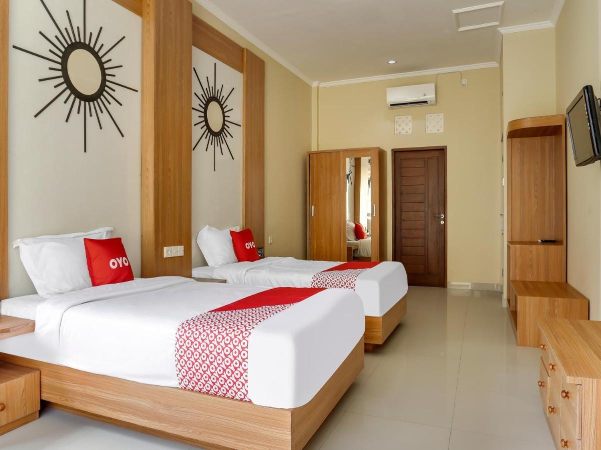 Oyo Flagship 90966 Moreno Homestay Legian Exterior foto